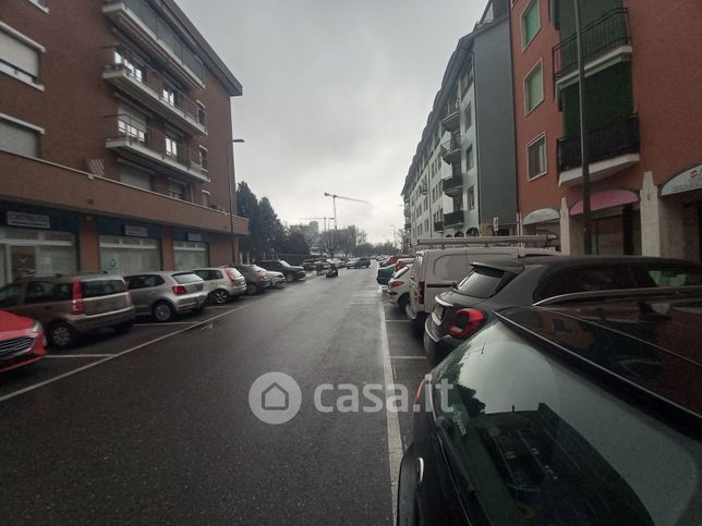 Box/posto auto in residenziale in Via Mar Nero 2