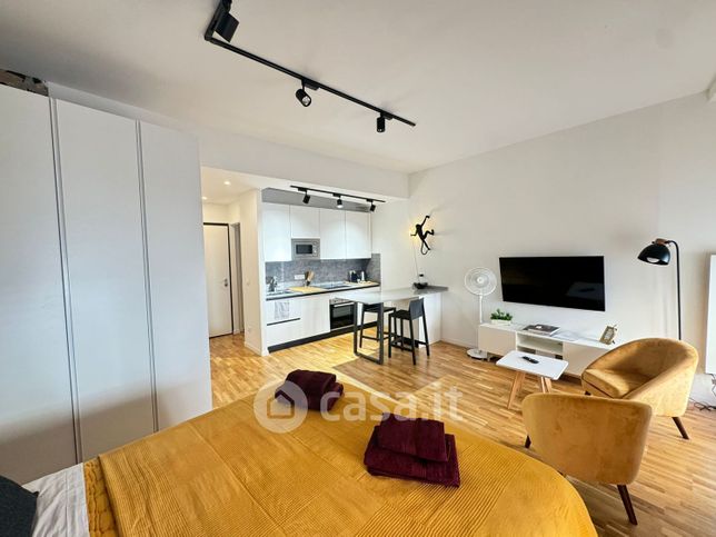 Appartamento in residenziale in Via Lomellini 6