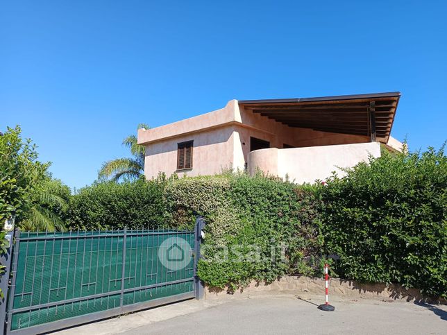 Casa bi/trifamiliare in residenziale in Contrada Solfarelli 16