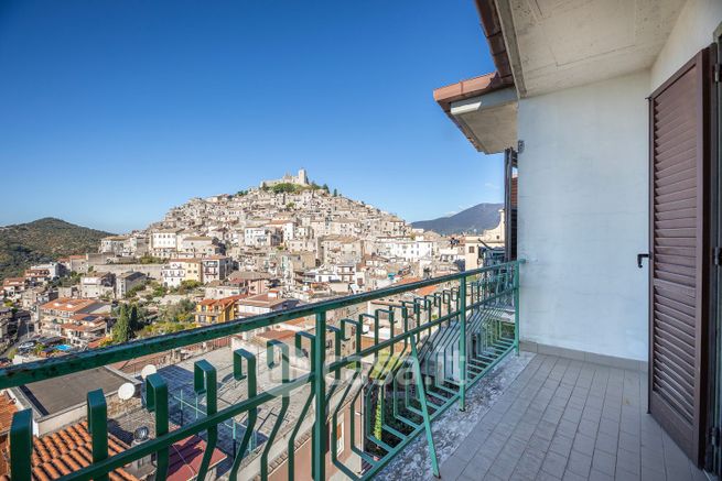 Casa bi/trifamiliare in residenziale in Via XXV Aprile