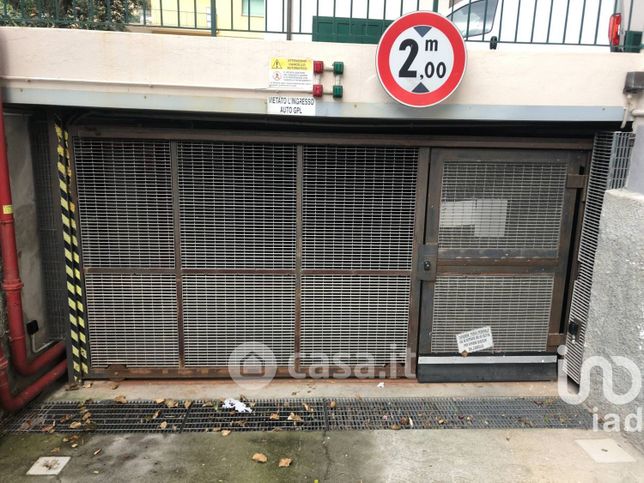 Garage/posto auto in residenziale in Via IV Novembre