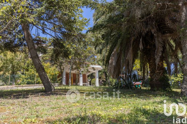 Villa in residenziale in Strada Berardinelli 298