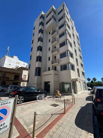 Ufficio in commerciale in Piazza Piemonte e Lombardo 13