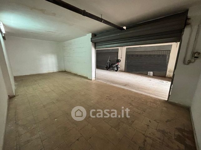 Box/posto auto in residenziale in Via Venezia 278