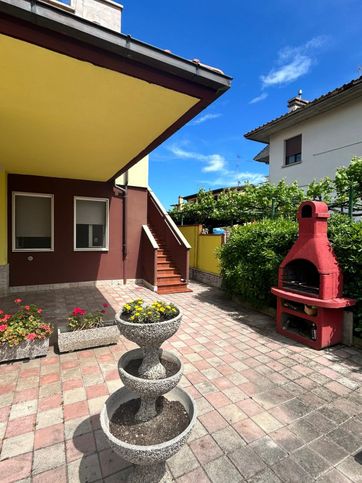 Appartamento in residenziale in Via Luigi Poletti 1