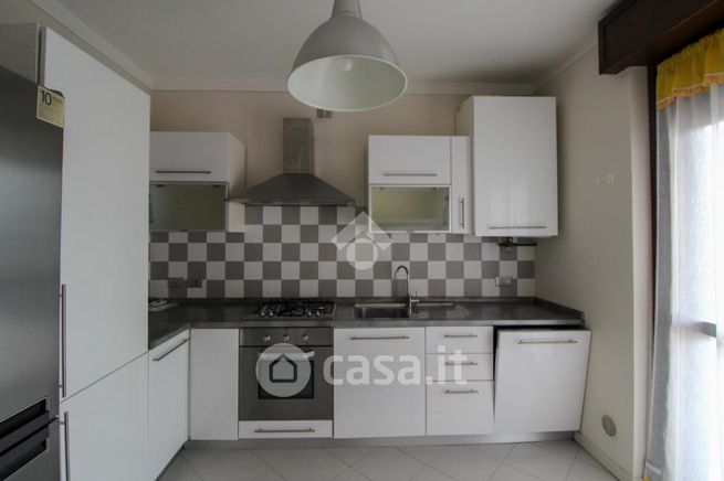 Appartamento in residenziale in Via Grazia Deledda 17