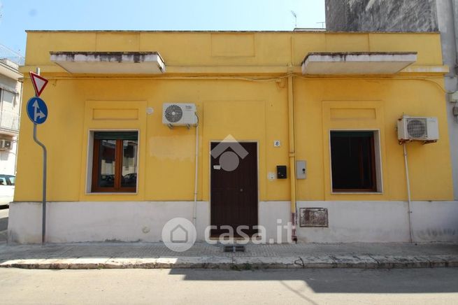 Casa indipendente in residenziale in Via Carso 8