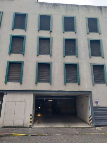 Box/posto auto in residenziale in Via Carpison 9