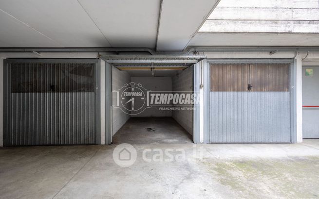 Box/posto auto in residenziale in Via Augusto Piccard 13