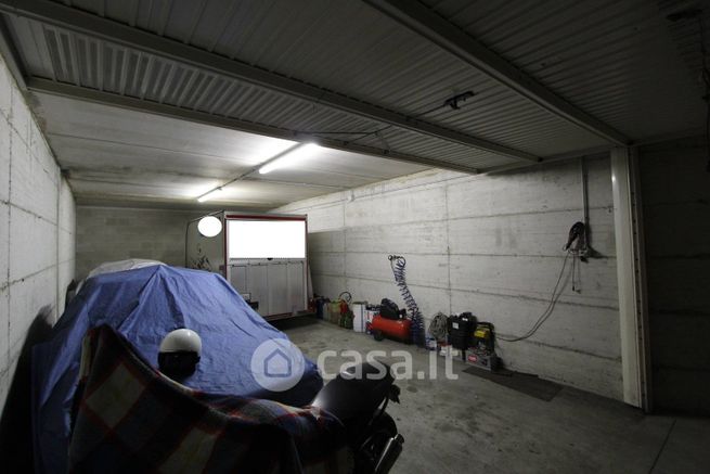 Box/posto auto in residenziale in Via Torino 3