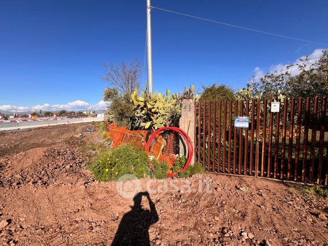 Terreno agricolo in commerciale in SS284