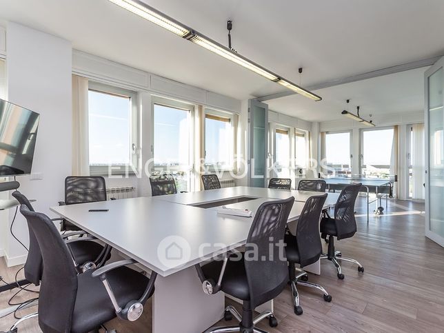 Ufficio in commerciale in Via del Caucaso