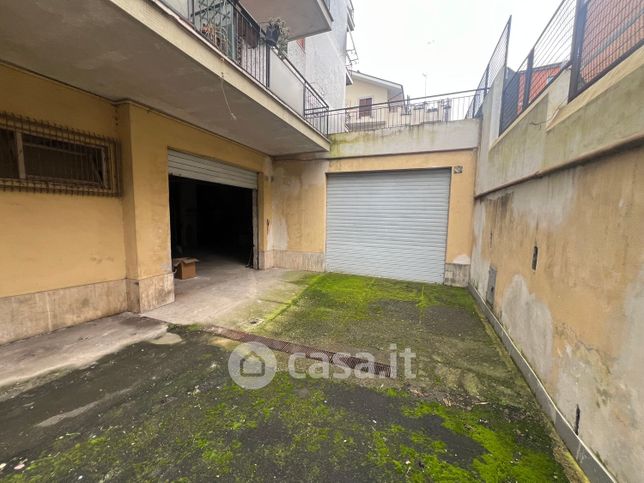 Capannone in commerciale in Viale dei Cedri 8 C