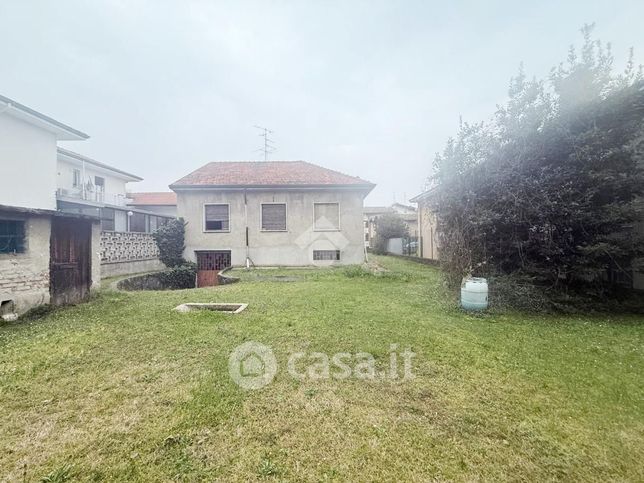 Villa in residenziale in Via Fagnana 24