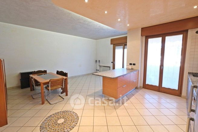 Appartamento in residenziale in Via Lodovico Salomoni