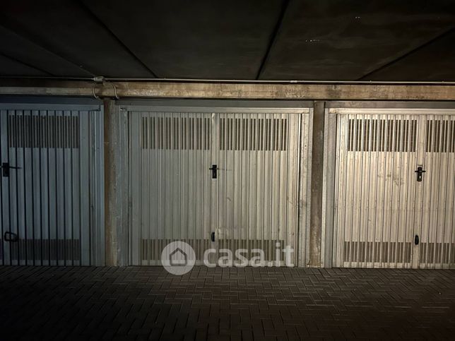 Garage/posto auto in residenziale in Via Generale Fanti 11