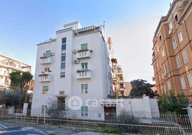 Appartamento in residenziale in Via Superiore Torrente Nervi 8 A