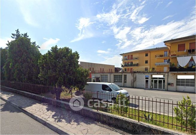 Appartamento in residenziale in Via Gardesana 87