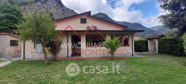 Casa indipendente in residenziale in Via Montebello
