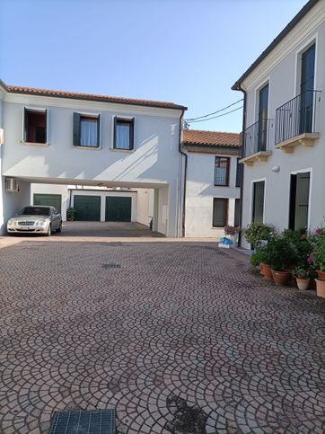 Appartamento in residenziale in Via Felice Cavallotti