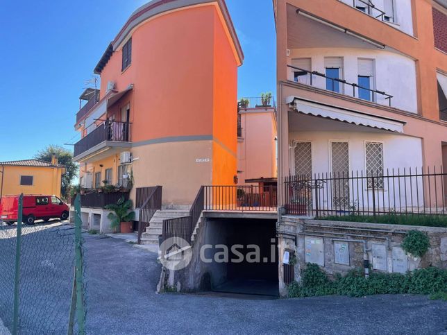 Box/posto auto in residenziale in Via Carlo Goldoni
