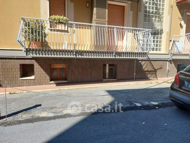 Box/posto auto in residenziale in Via Candido Bavera 12