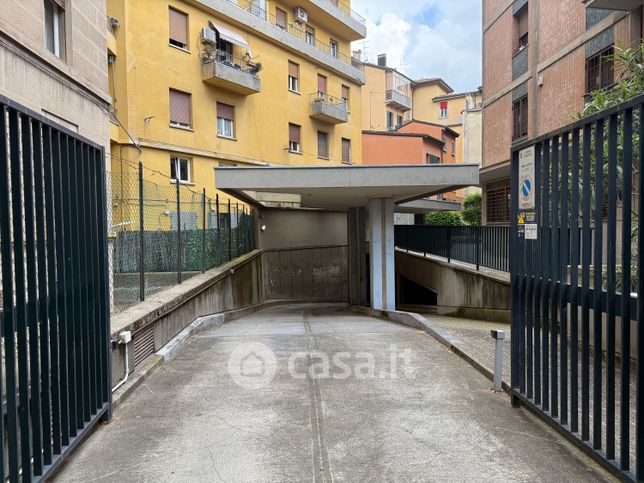 Box/posto auto in residenziale in Via Monaldo Calari 23