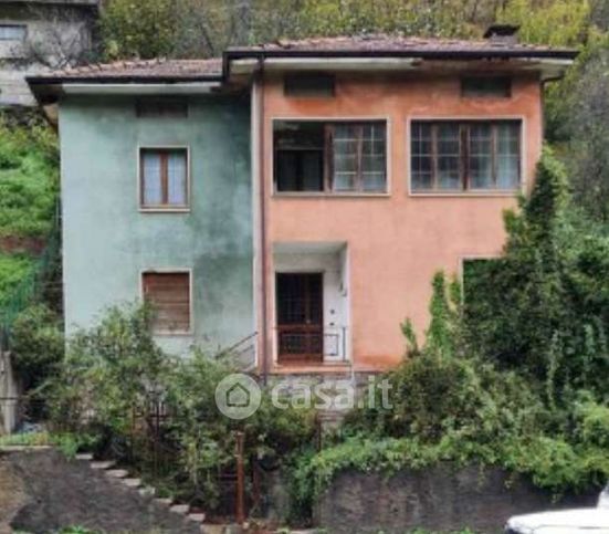 Casa indipendente in residenziale in Via Prealpina Inferiore