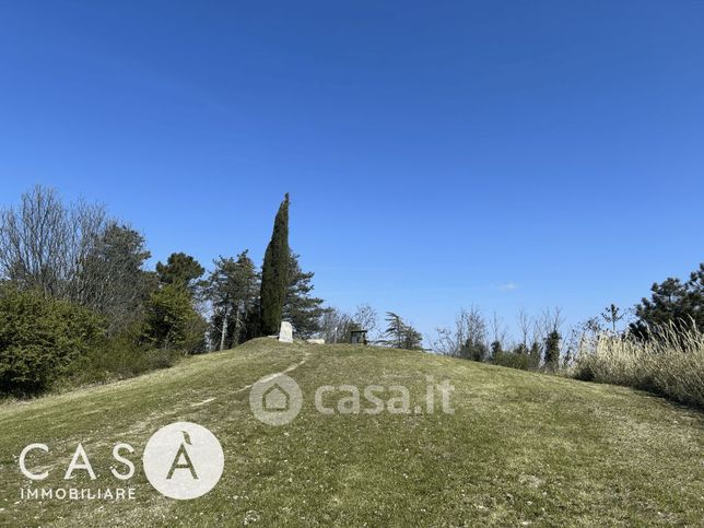 Terreno agricolo in commerciale in 