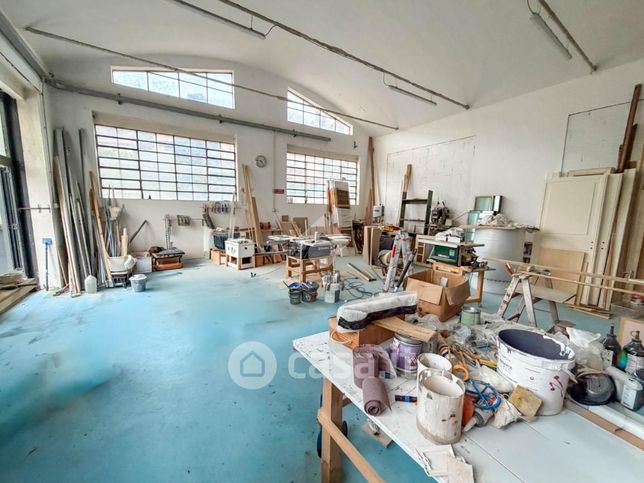 Capannone in commerciale in Via alle Gemelle 2