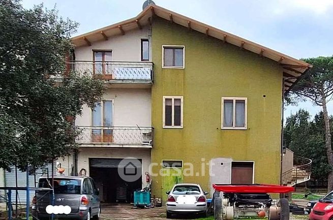 Casa bi/trifamiliare in residenziale in Via Firenze 21-16