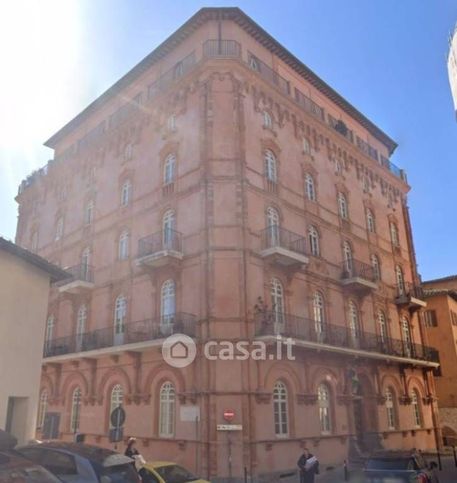 Ufficio in commerciale in Via Leopoldo Tiberi