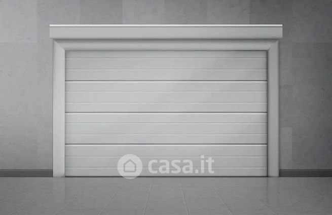 Garage/posto auto in residenziale in Via Firenze