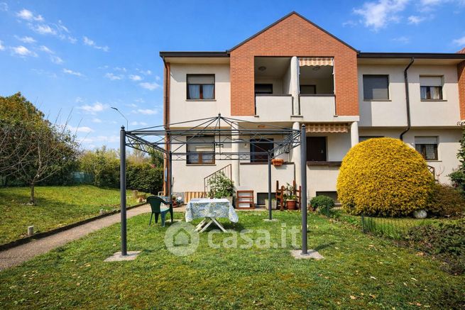 Villetta a schiera in residenziale in Via Montecassino 7