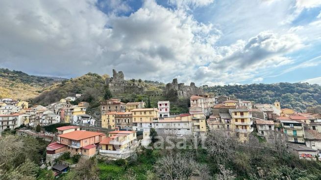 Appartamento in residenziale in Via dei Normanni 17