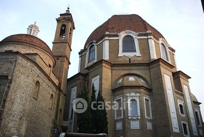 Attivitã /licenza (con o senza mura) in commerciale in Via Faenza