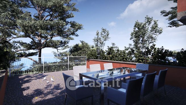 Appartamento in residenziale in Via dei Pini D'Aleppo 16