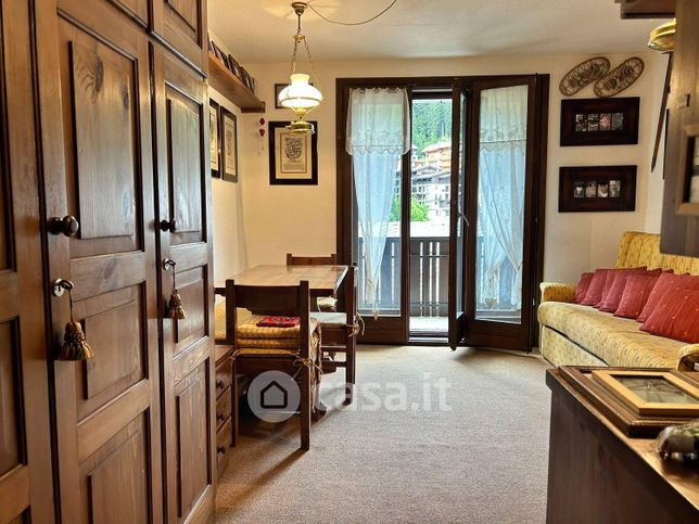Appartamento in residenziale in Via Innocente de Giacomi 1
