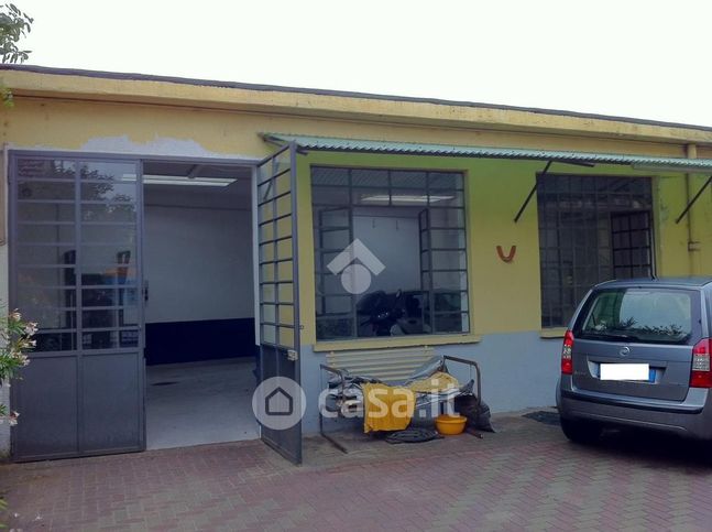 Capannone in commerciale in Via Asiago 75
