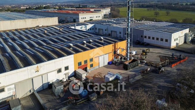 Capannone in commerciale in Via Caselle 6