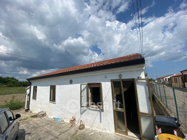 Casa indipendente in residenziale in Piazza della Libertà 1