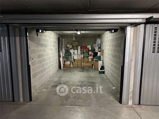 Box/posto auto in residenziale in Via dei Mille 13