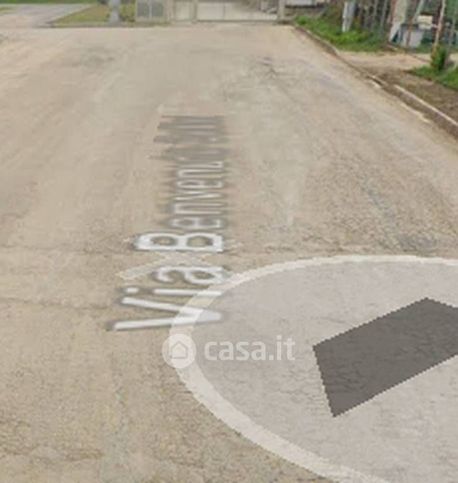 Box/posto auto in residenziale in Via Cellini 14