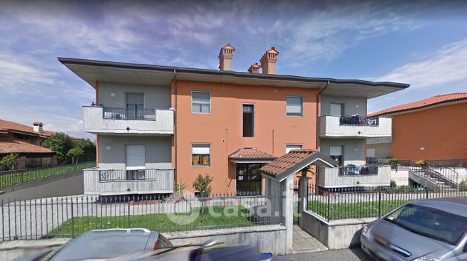 Box/posto auto in residenziale in Via San Rocco 5