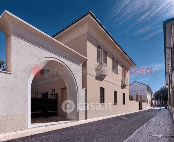 Villa in residenziale in Via Antonio Gramsci 13