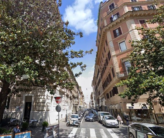 Ufficio in commerciale in Via Sardegna 1