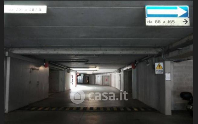 Box/posto auto in residenziale in Via Leone Pancaldo 50