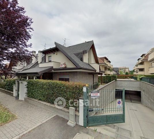 Villa in residenziale in Via Corinna Bruni 29