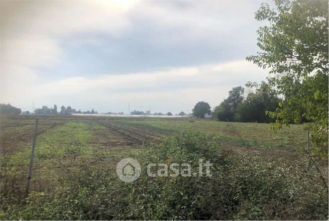 Terreno agricolo in commerciale in Piazza Giuseppe Garibaldi