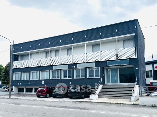 Ufficio in commerciale in Via P. Fabbri 2